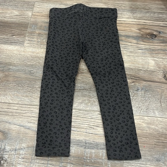 🦄5/25 h&M leopard leggings - Picture 4 of 4